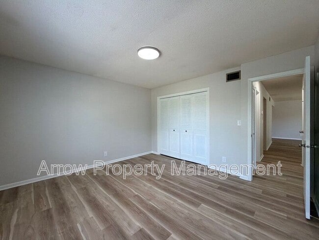 Building Photo - 515 N 13th St