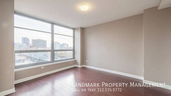 Building Photo - 1600 S Prairie Ave