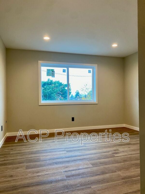 Building Photo - 110 Baker St