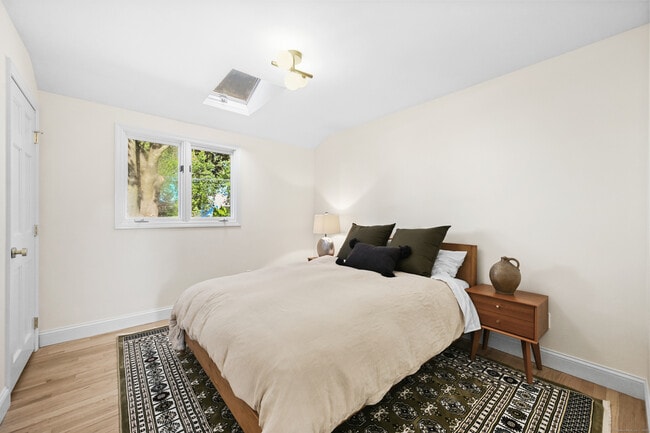 Building Photo - 8 Millard St