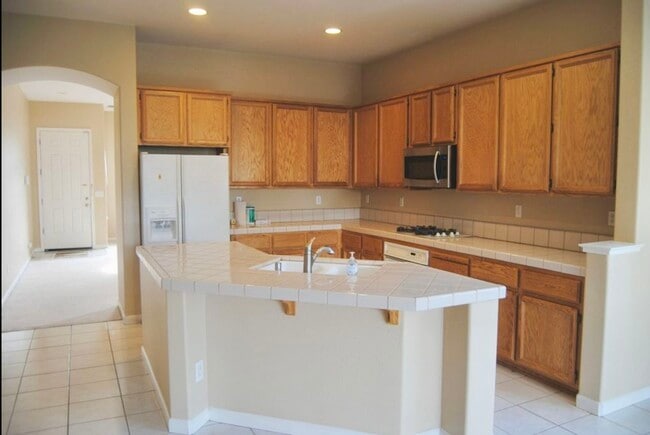 Building Photo - 111 Lembi Dr