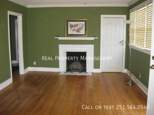 Building Photo - 5105 Pineview Ln S