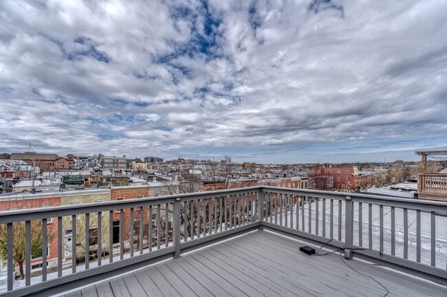 Building Photo - 5 N Linwood Ave