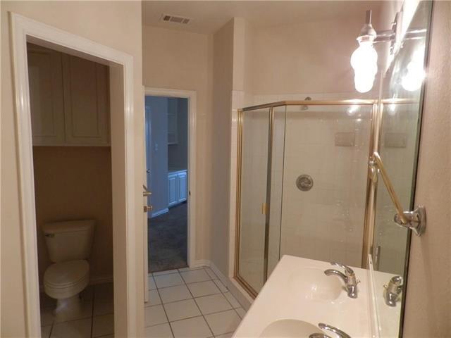Building Photo - 121 Wildwood Ct