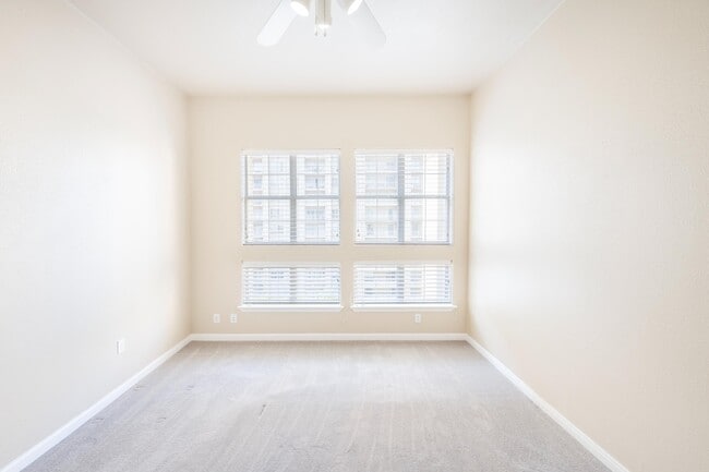 Building Photo - 3225 Turtle Creek Blvd Blvd