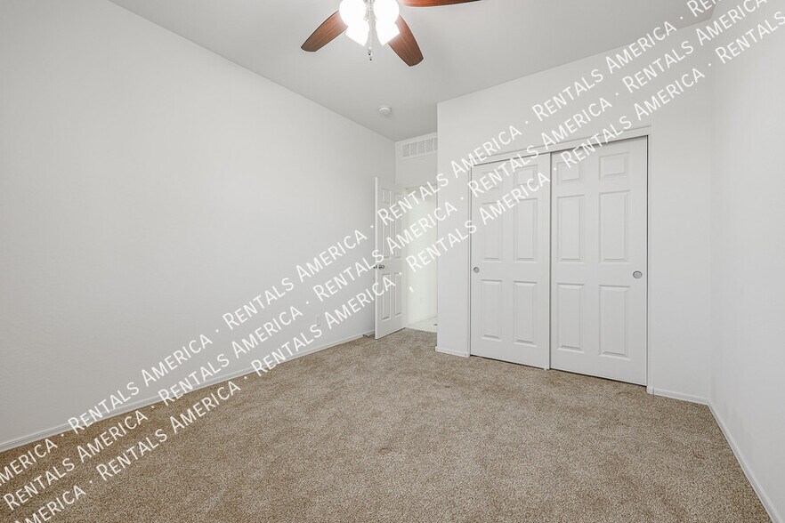 Building Photo - 10915 E Calypso Ave