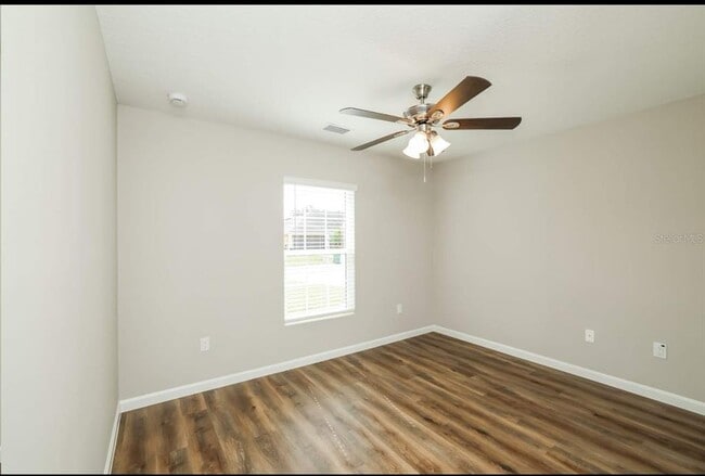 Building Photo - 691 SW Hillsboro Cir