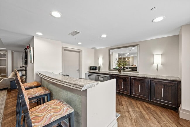 Building Photo - 777 7th St NW