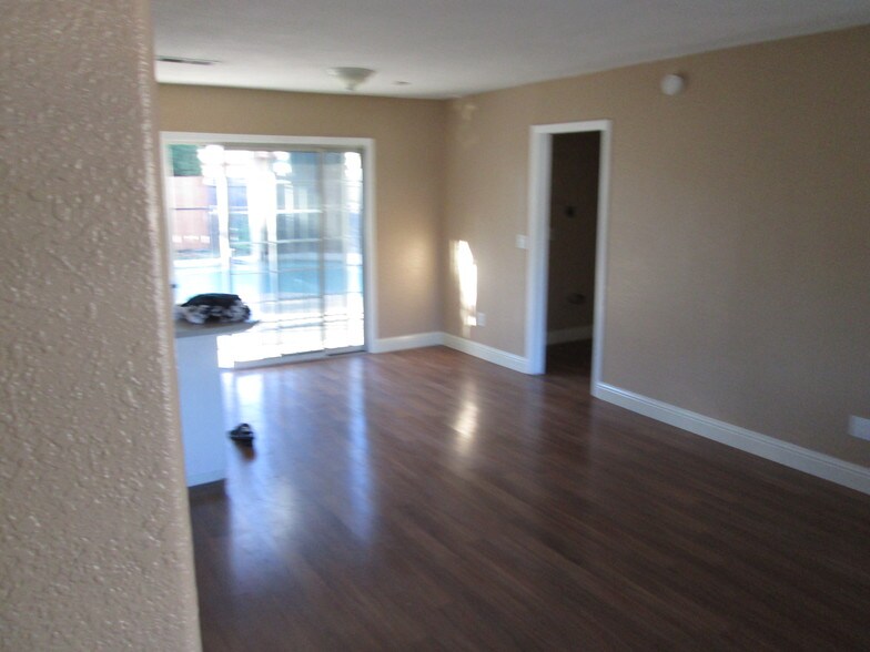 Building Photo - 5116 Rabeneck Way