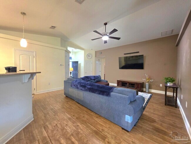 Building Photo - 197 Millet Cir