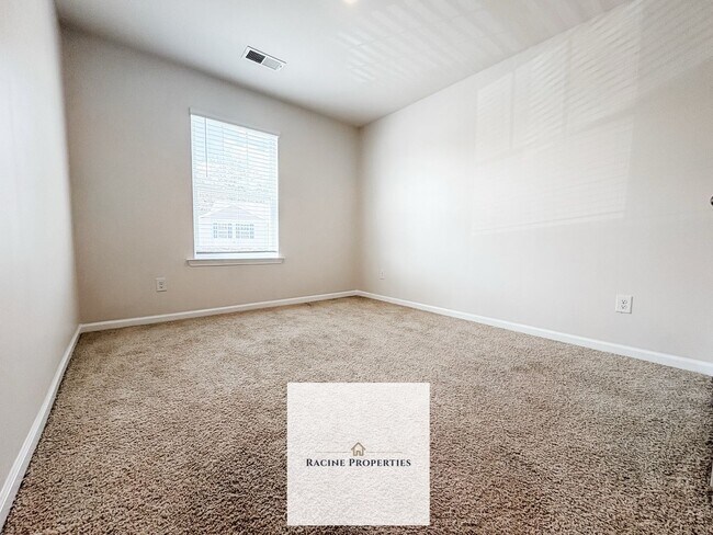 Building Photo - Stylish 4-bedroom Home in Greer, SC