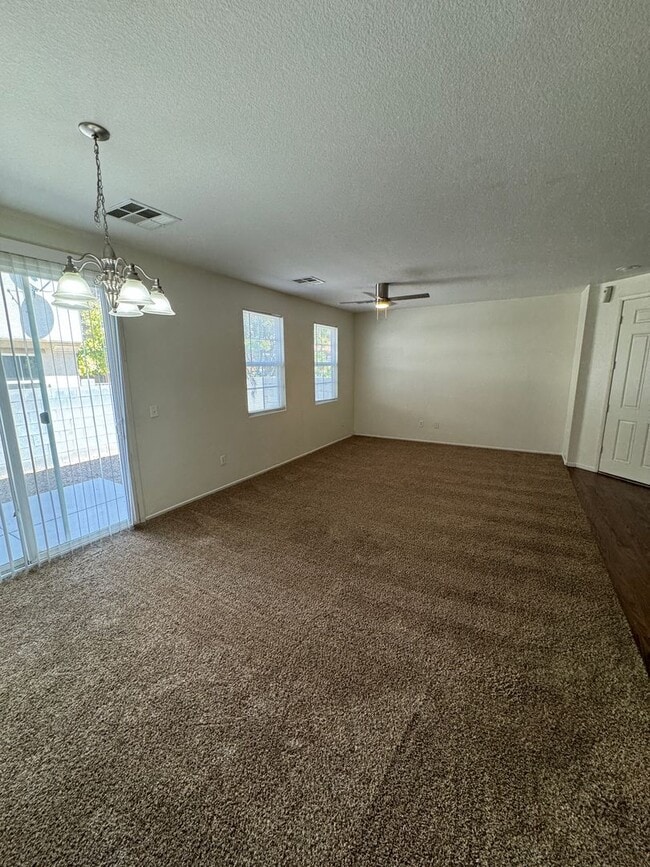 Building Photo - Ready for Move In