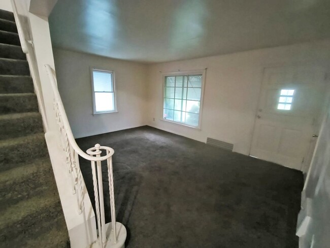 Building Photo - Convenient Showings — No Appointment Needed!