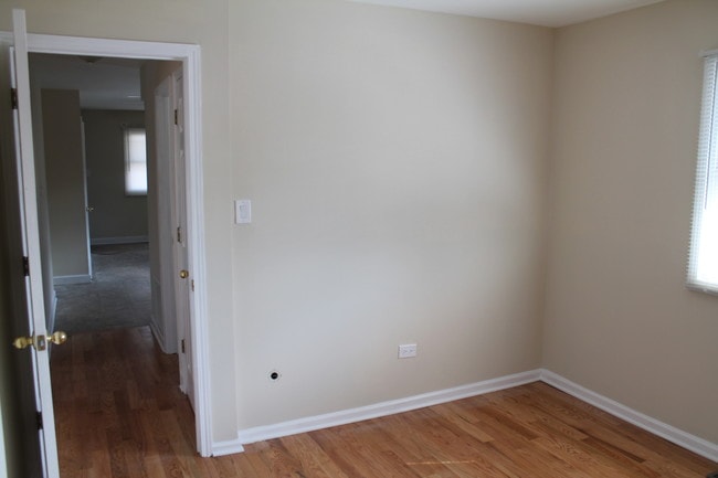 Building Photo - 18003 Greenview Terrace