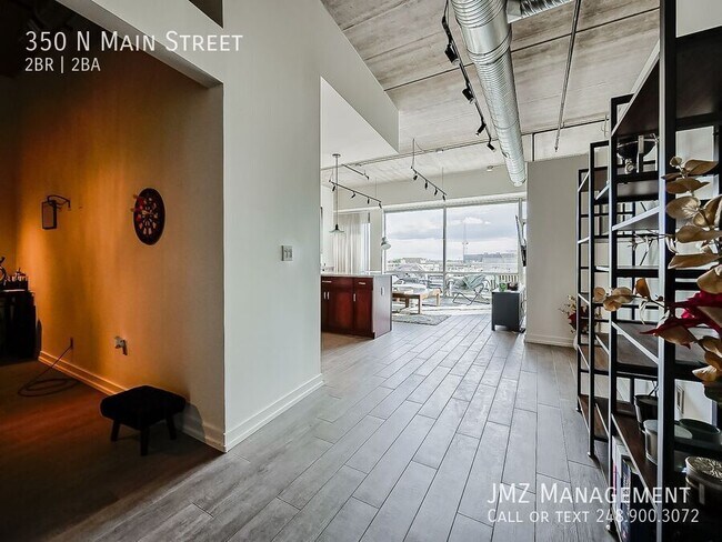 Building Photo - 350 N Main St