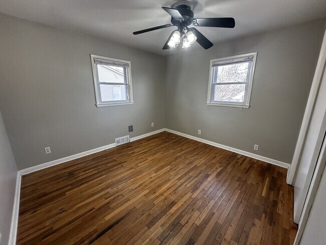 Building Photo - 718 N 86th St