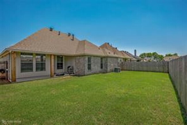 Building Photo - 307 Ansley Cir