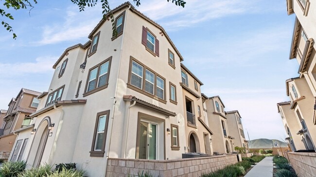 Building Photo - 40509 Melrose Dr