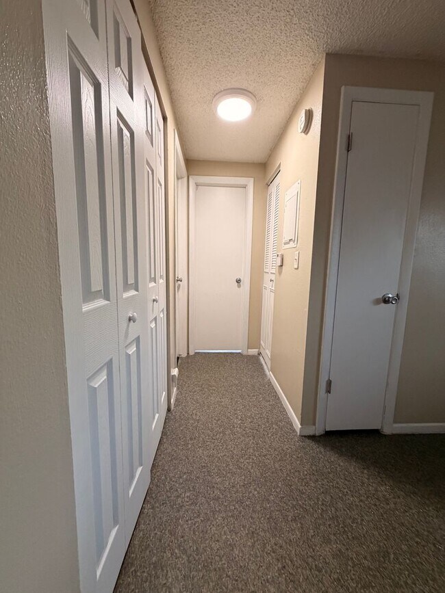 Building Photo - 6353 Chippewa Rd