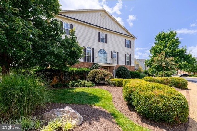 Building Photo - 2915 Murano Way
