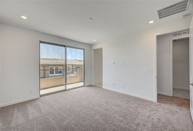 Building Photo - 2544 Vandra St