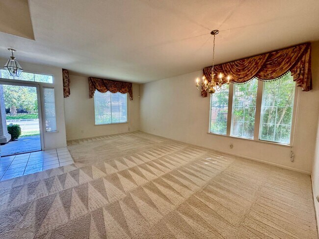 Building Photo - 915 Cardoza Rd