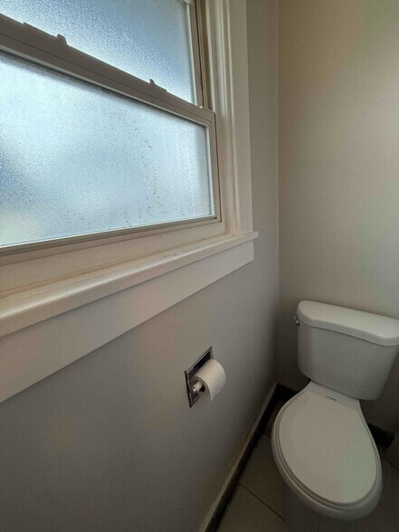 Building Photo - 505 6th St NE