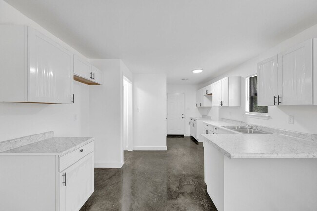 Building Photo - New Rental Opportunity in Memphis!