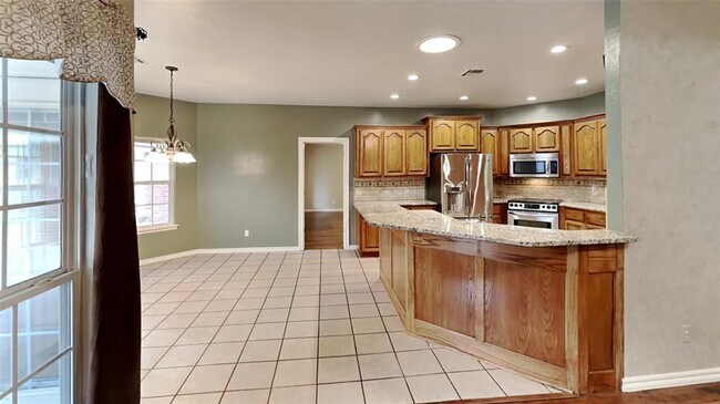 Building Photo - 1590 Deerwood Tr