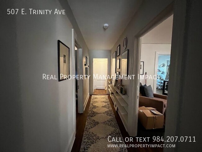 Building Photo - MOVE IN SPECIAL:  $200 OFF RENT Renovated,...