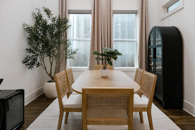 Building Photo - 407b 35th Ave N