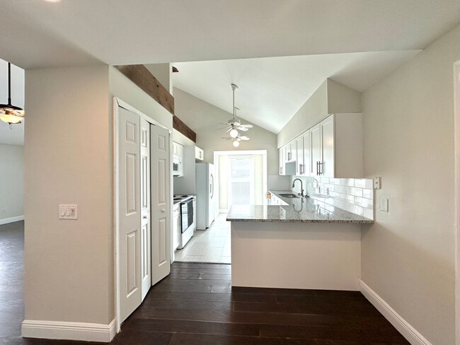 Building Photo - 18478 Tulip Rd