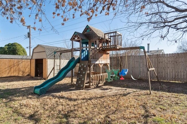 Building Photo - 4824 Elmview Dr