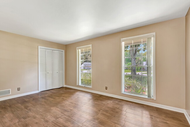 Building Photo - 119 Rio Pinar Dr