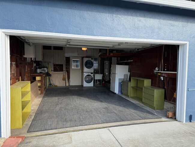 Building Photo - 1020 Highland Ave