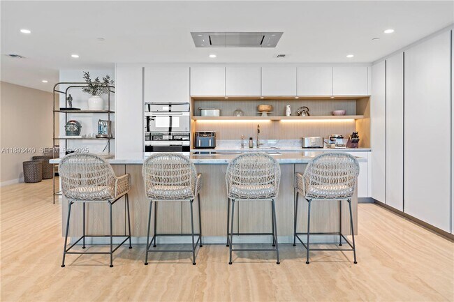 Building Photo - 1135 103rd St