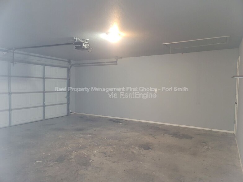 Building Photo - 2006 Ingalls Ln