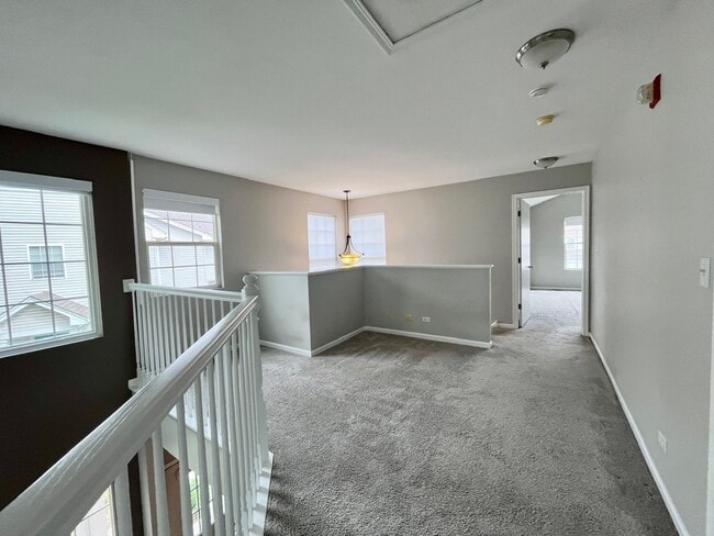 Building Photo - 1919 Golden Gate Ln