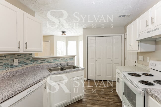 Building Photo - At Last, This Is What You Have Been Searching For!