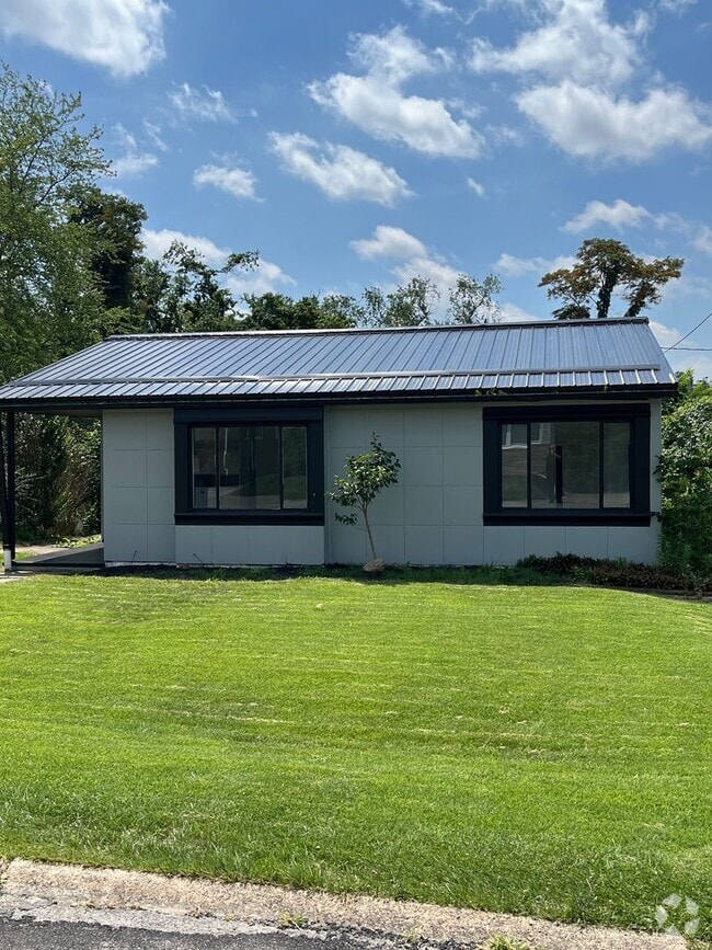 Building Photo - Two Bedroom Single Family Home