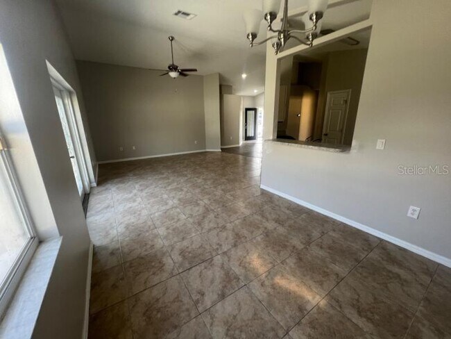 Building Photo - 30936 Burleigh Dr