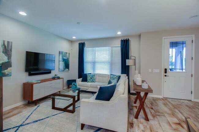 Building Photo - For Rent – Modern 3-Bedroom Townhome - Ava...