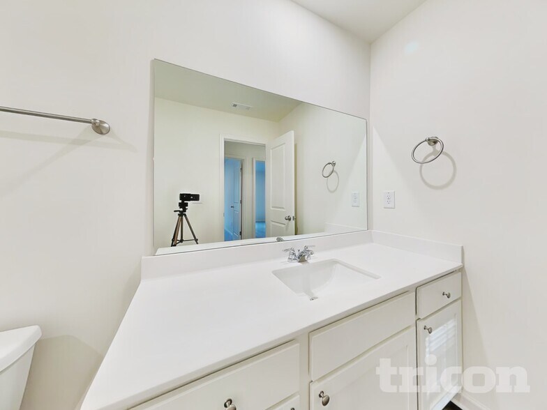 Building Photo - 192 Hynes St