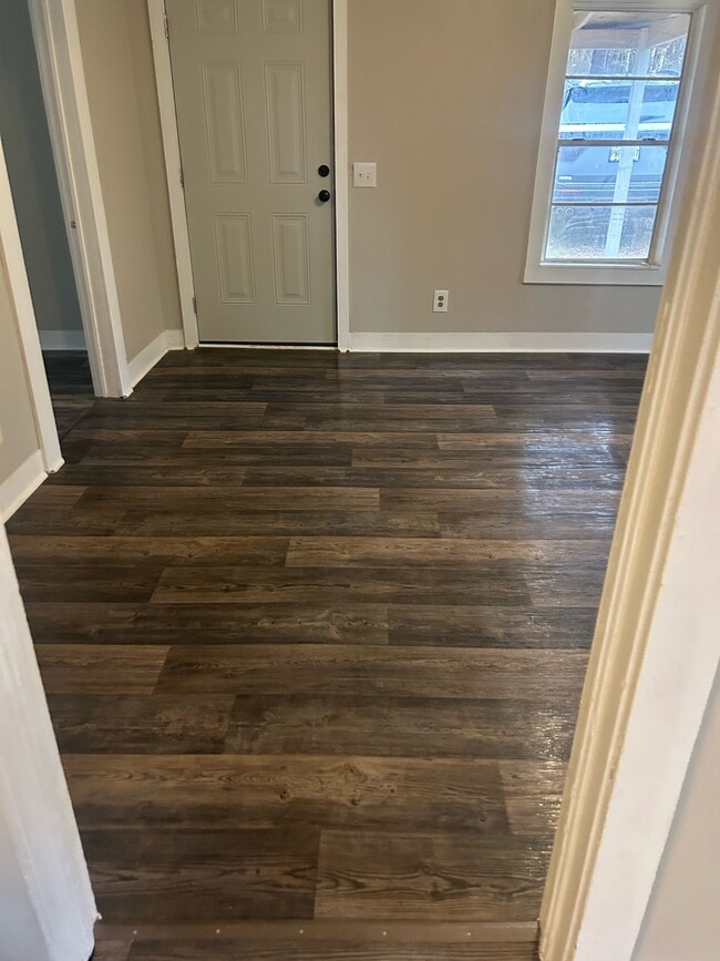 Building Photo - 155 W 10th St