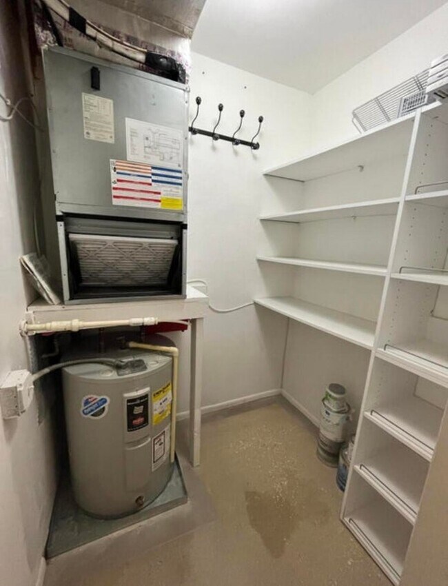 A/C Closet - 1131 SE 4th St