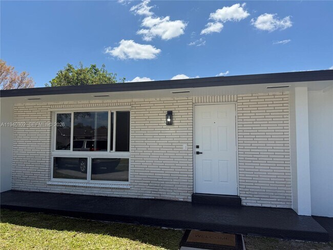 Building Photo - 11004 SW 154th Terrace