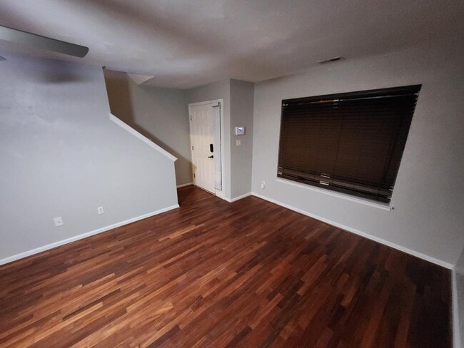 Building Photo - 2513 Hemple St