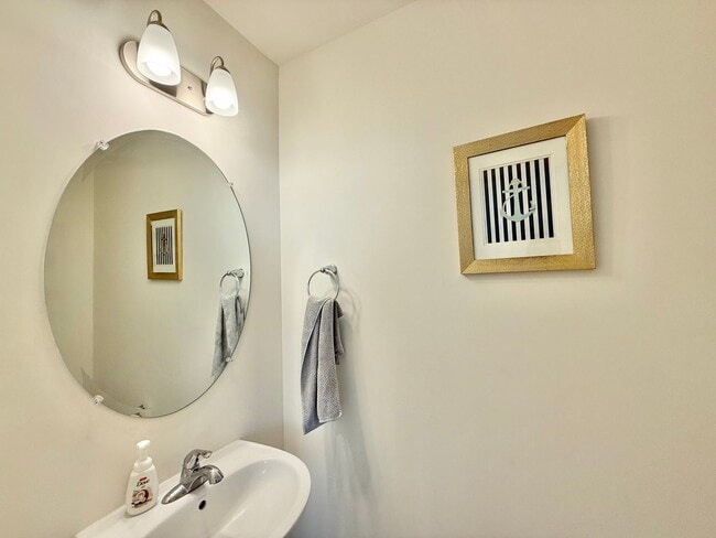 Building Photo - Newly Built 3BD, 2.5BA End Unit Zebulon Townhome in an HOA Community with Premier Amenities