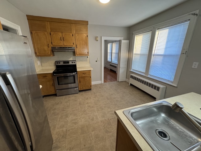 Building Photo - 15 Dover St