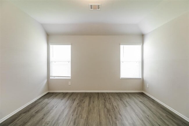 Building Photo - 2501 Grayling Dr